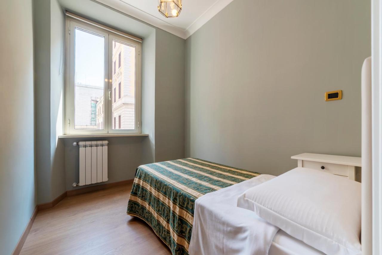 Termini Station Elegant And Roomy Apartment Rome Exterior photo